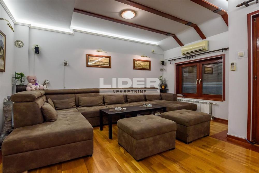 Četvorosoban stan na prodaju, Gundulićev Venac, Beograd, 105m², 380.000 €