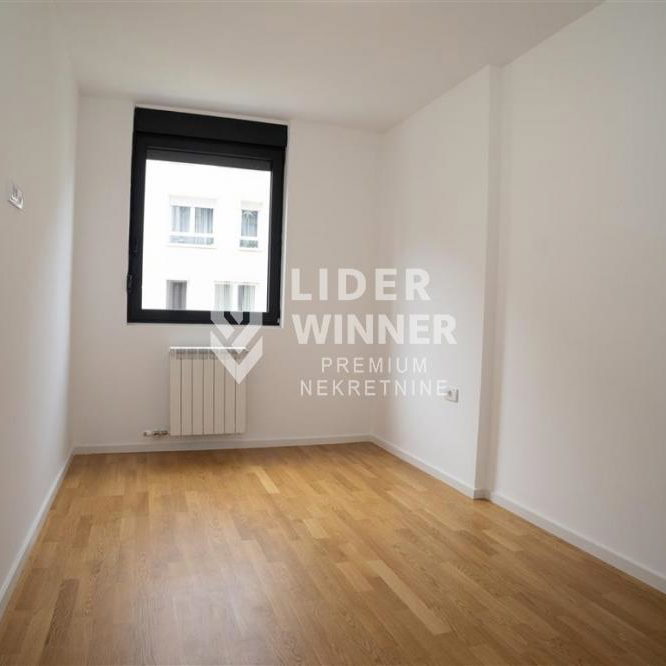 Trosoban stan na prodaju, Višnjička Banja, Beograd, 67m², 216.900 €