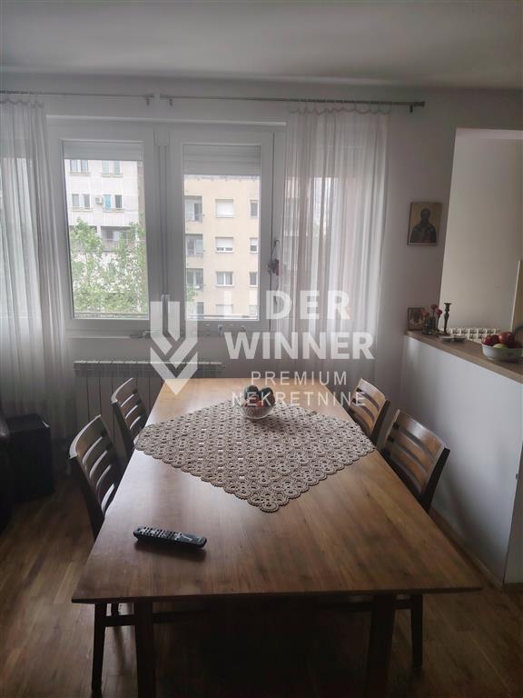 Trosoban stan na prodaju, Vojvode Stepe, Beograd, 83m², 260.000 €