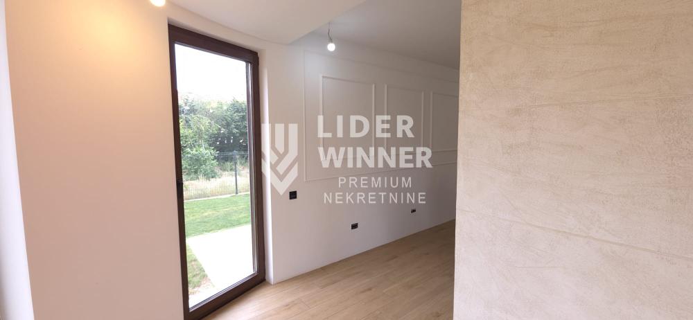 Kuća Prodaja Beograd Surčin (mesto) 250 m2