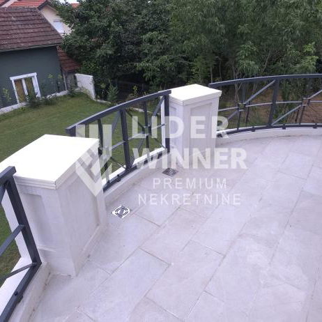 Kuća na prodaju, Surčin, Beograd, 250m², 490.000 €
