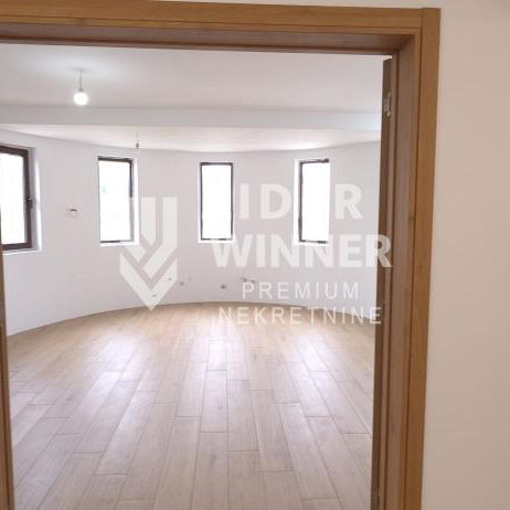 Kuća na prodaju, Surčin, Beograd, 250m², 490.000 €