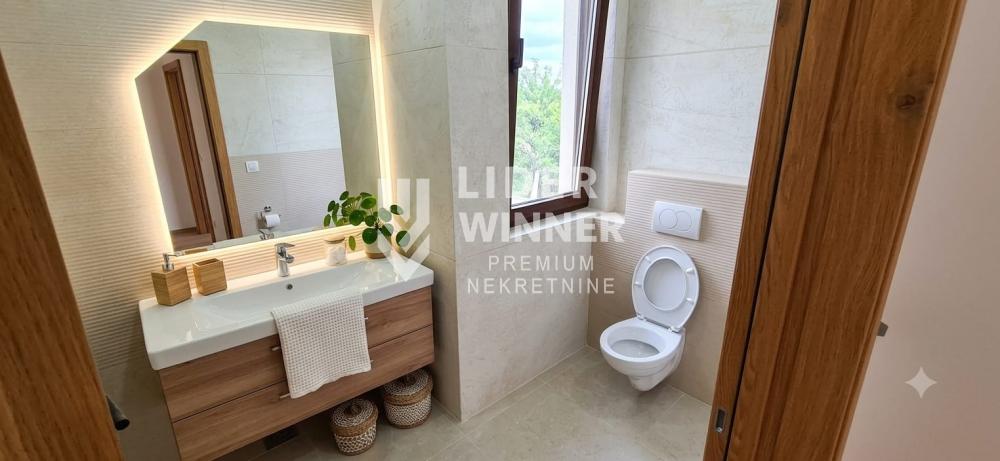 Kuća na prodaju, Surčin, Beograd, 250m², 490.000 €