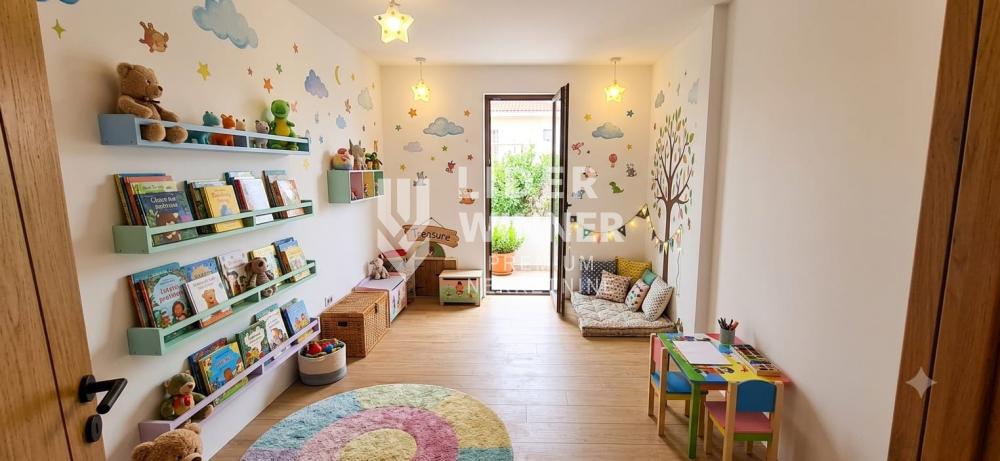 Kuća na prodaju, Surčin, Beograd, 250m², 490.000 €