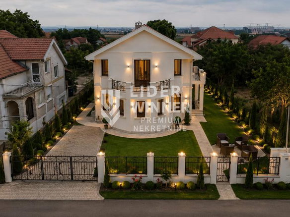 Kuća Prodaja Beograd Surčin (mesto) 250 m2