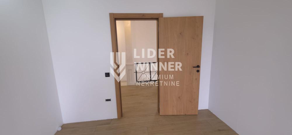Kuća Prodaja Beograd Surčin (mesto) 250 m2