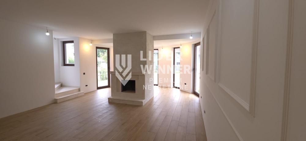 Kuća na prodaju, Surčin, Beograd, 250m², 490.000 €
