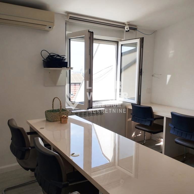 Stan Prodaja Beograd Đeram Pijaca 118 m2