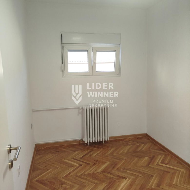 Kuća za izdavanje, Mali Mokri Lug, Beograd, 204m², 2.400 €/mes