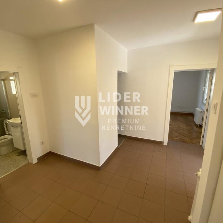 Kuća za izdavanje, Mali Mokri Lug, Beograd, 204m², 2.400 €/mes