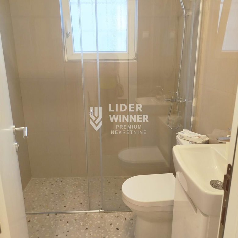 Kuća Izdavanje Beograd Mali Mokri Lug 204 m2