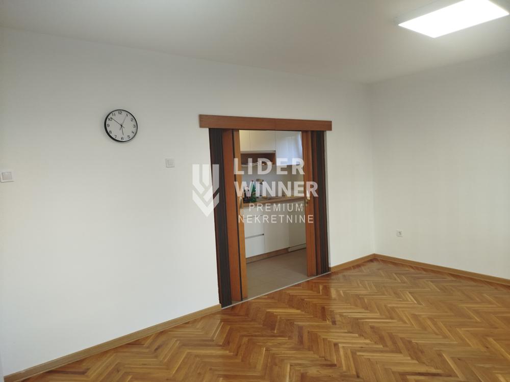 Kuća Izdavanje Beograd Kuća Izdavanje Beograd Mali Mokri Lug 204 m2