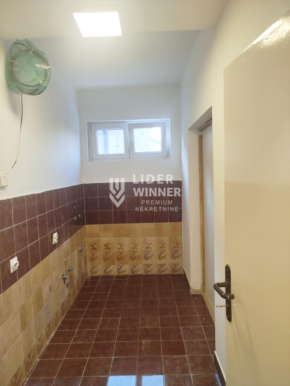 Kuća Izdavanje Beograd Kuća Izdavanje Beograd Mali Mokri Lug 204 m2