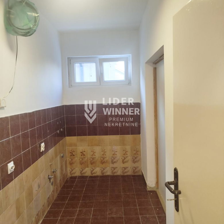 Kuća Izdavanje Beograd Mali Mokri Lug 204 m2