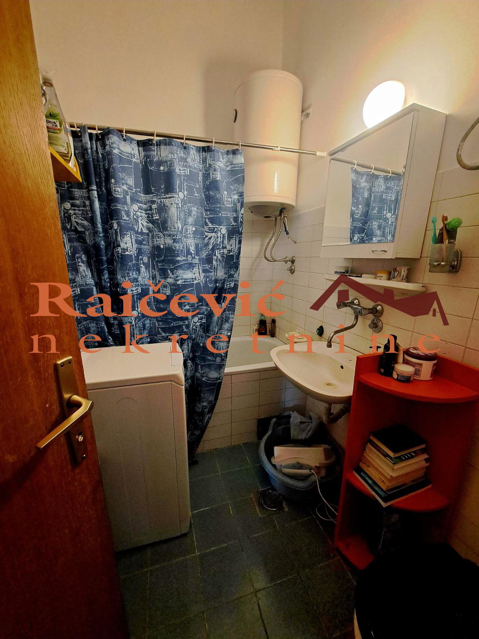 Četvorosoban stan na prodaju, Prvomajska, Beograd, 86m², 199.000 €