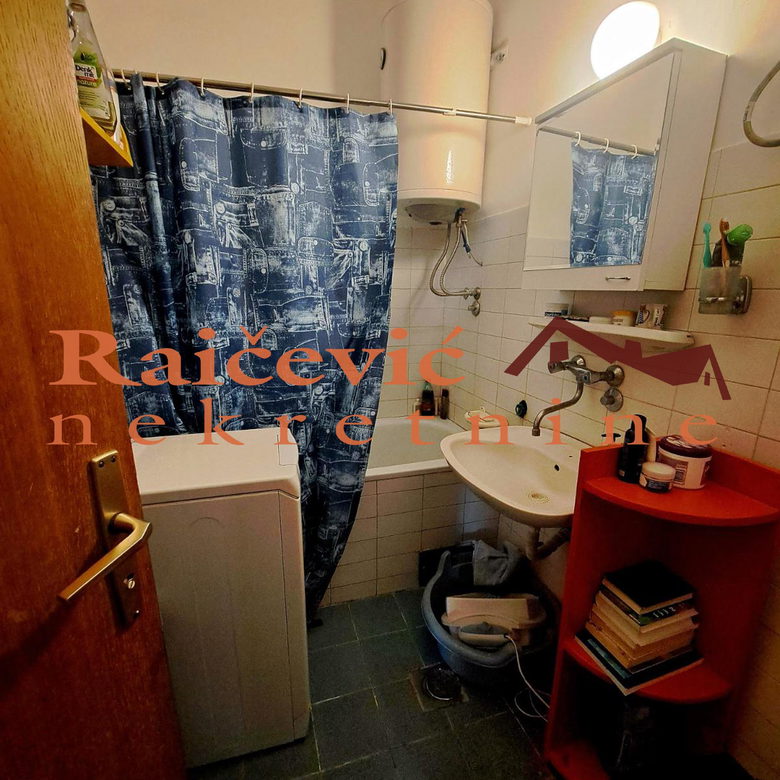 Četvorosoban stan na prodaju, Prvomajska, Beograd, 86m², 199.000 €
