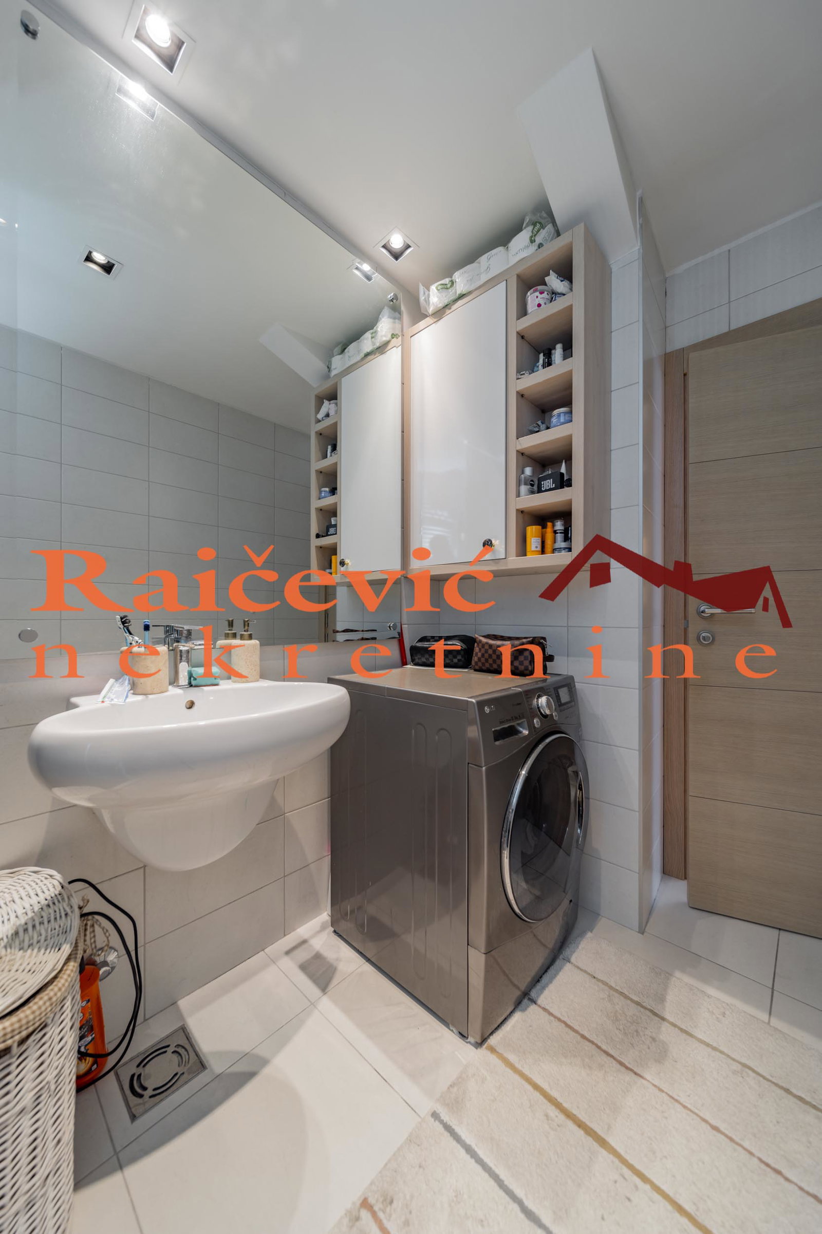Trosoban stan na prodaju, Crveni Krst, Beograd, 83m², 389.000 €
