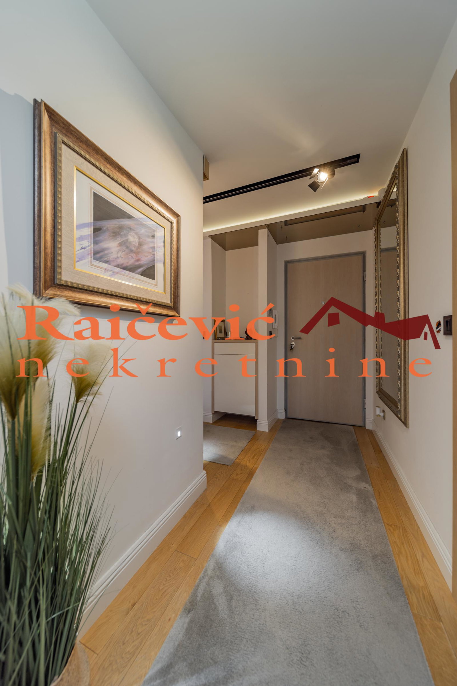 Trosoban stan na prodaju, Crveni Krst, Beograd, 83m², 389.000 €