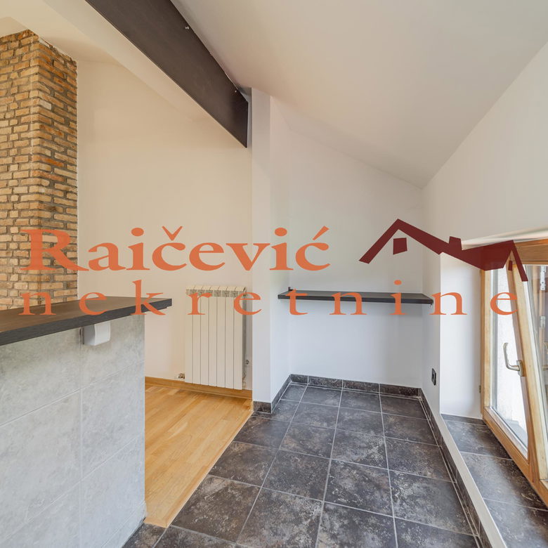 Lokal Izdavanje Beograd Lekino Brdo 90 m2