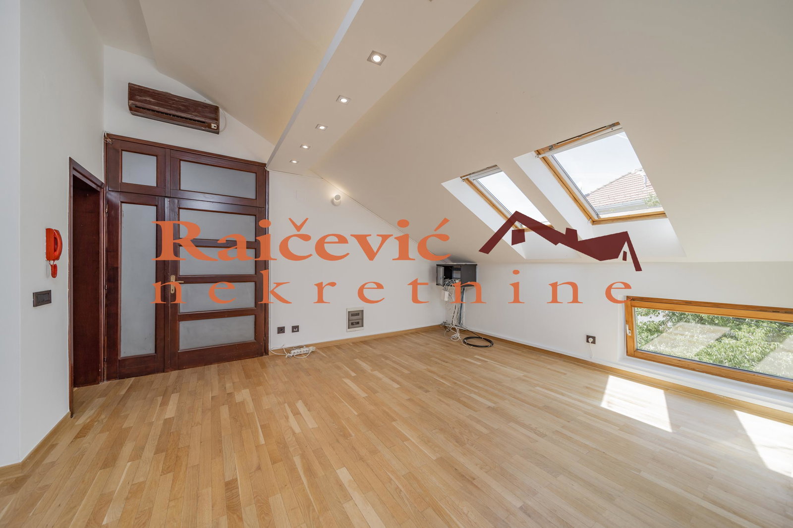 Lokal Izdavanje Beograd Lokal Izdavanje Beograd Lekino Brdo 90 m2