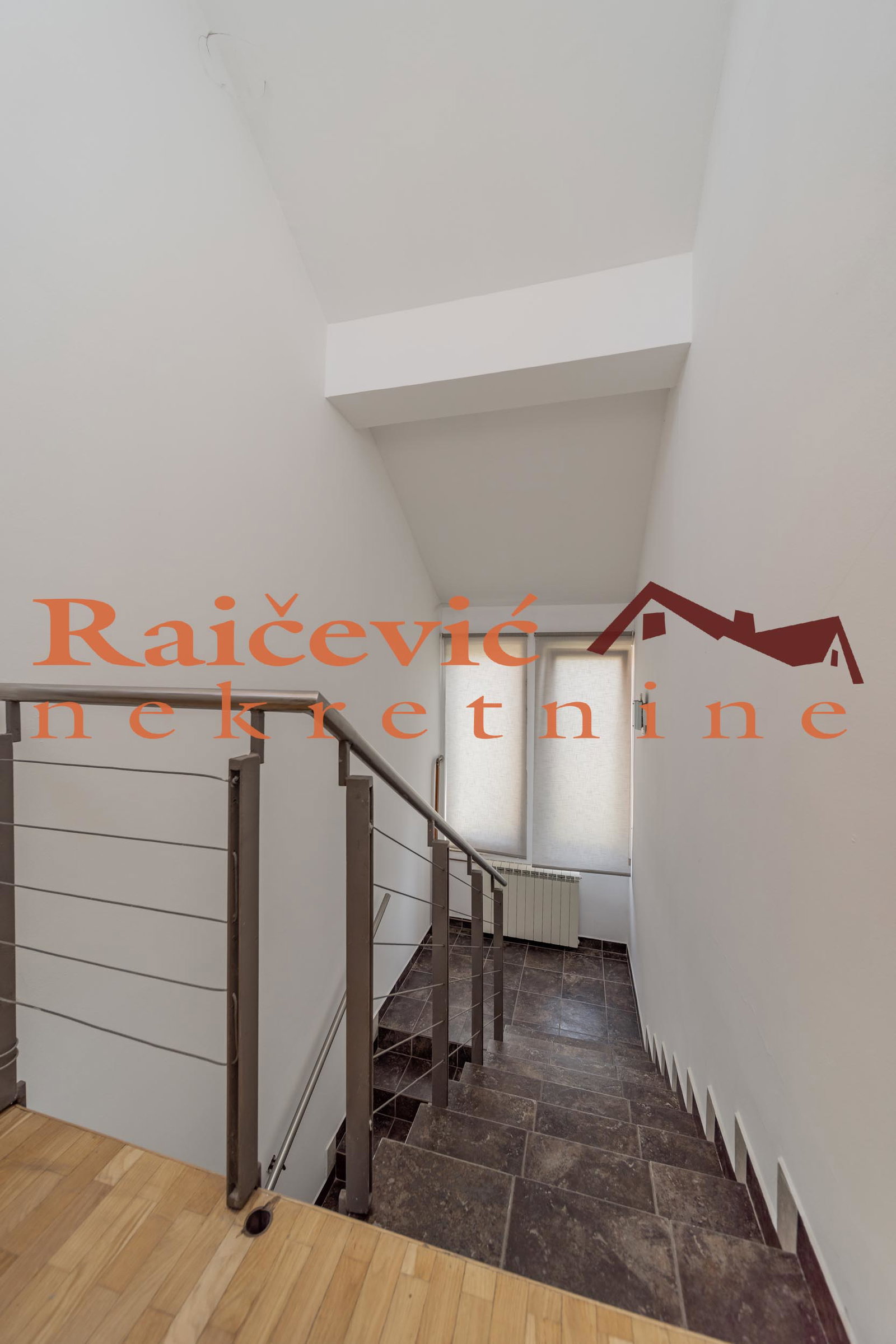 148632 Lokal za izdavanje, Lekino Brdo, Beograd, 90m², 1.000 €/mes
