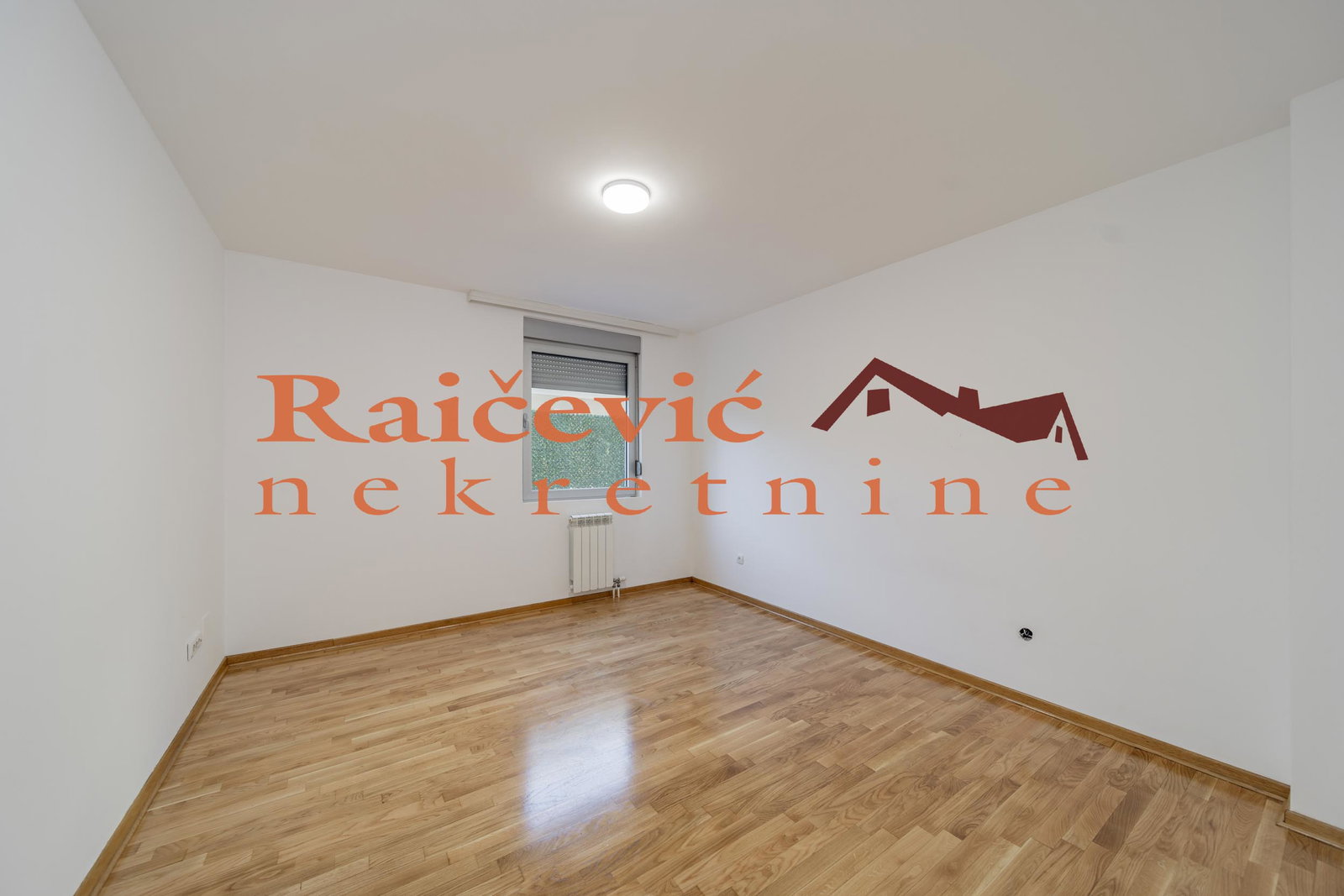 148683 Četvorosoban stan za izdavanje, Voždovac, Beograd, 117m², 1.000 €/mes