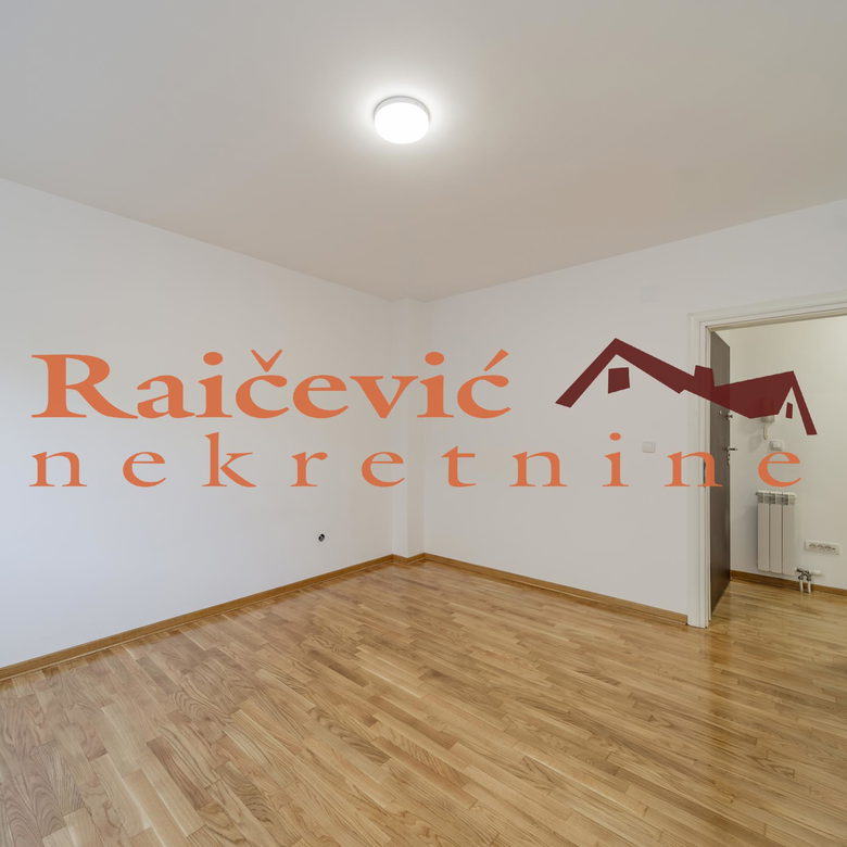 Četvorosoban stan za izdavanje, Voždovac, Beograd, 117m², 1.000 €/mes