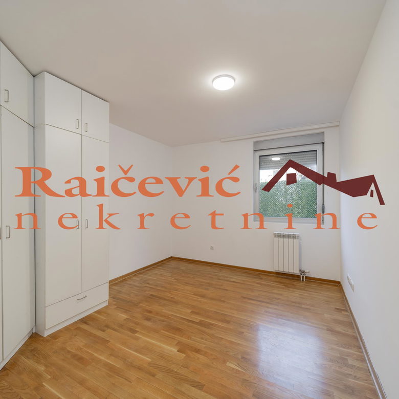 Četvorosoban stan za izdavanje, Voždovac, Beograd, 117m², 1.000 €/mes