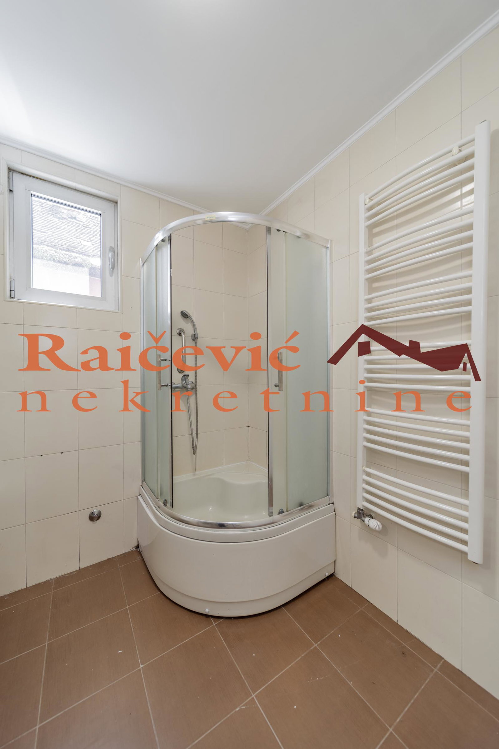 148689 Četvorosoban stan za izdavanje, Voždovac, Beograd, 117m², 1.000 €/mes