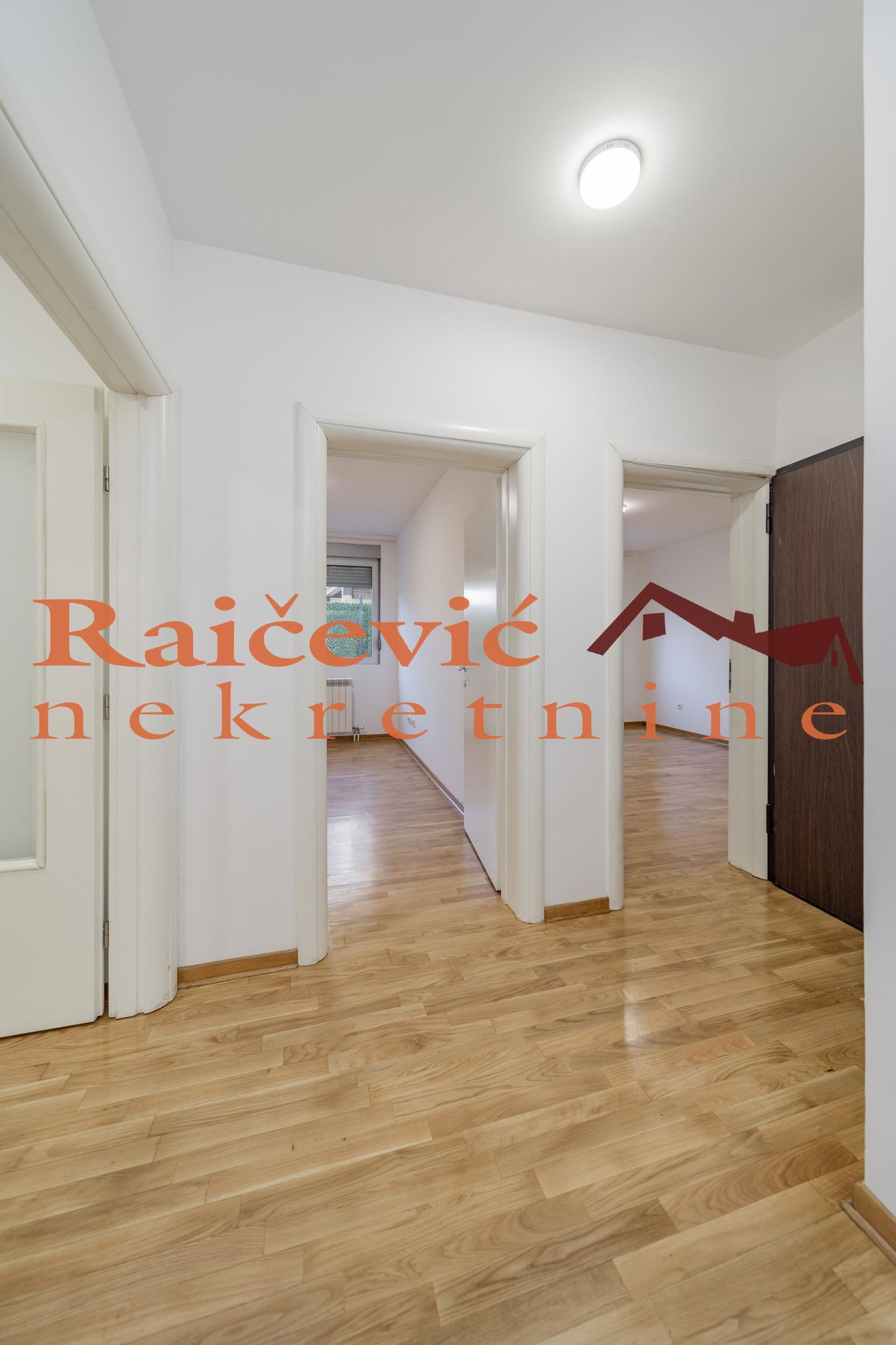 148702 Lokal Izdavanje Beograd 117 m2