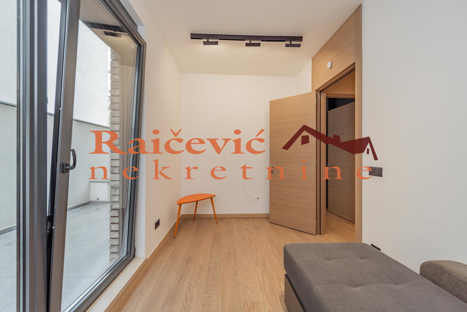 Trosoban stan na prodaju, Lekino Brdo, Beograd, 54m², 300.000 €