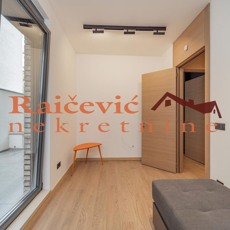 Trosoban stan na prodaju, Lekino Brdo, Beograd, 54m², 300.000 €
