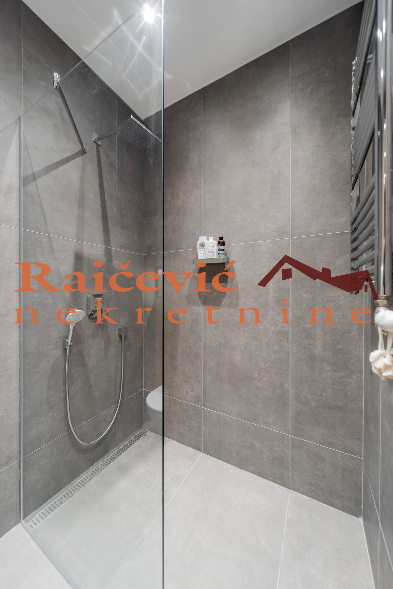 Trosoban stan na prodaju, Lekino Brdo, Beograd, 54m², 300.000 €