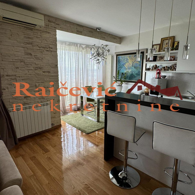 Stan Prodaja Beograd Skojevsko Naselje 268 m2