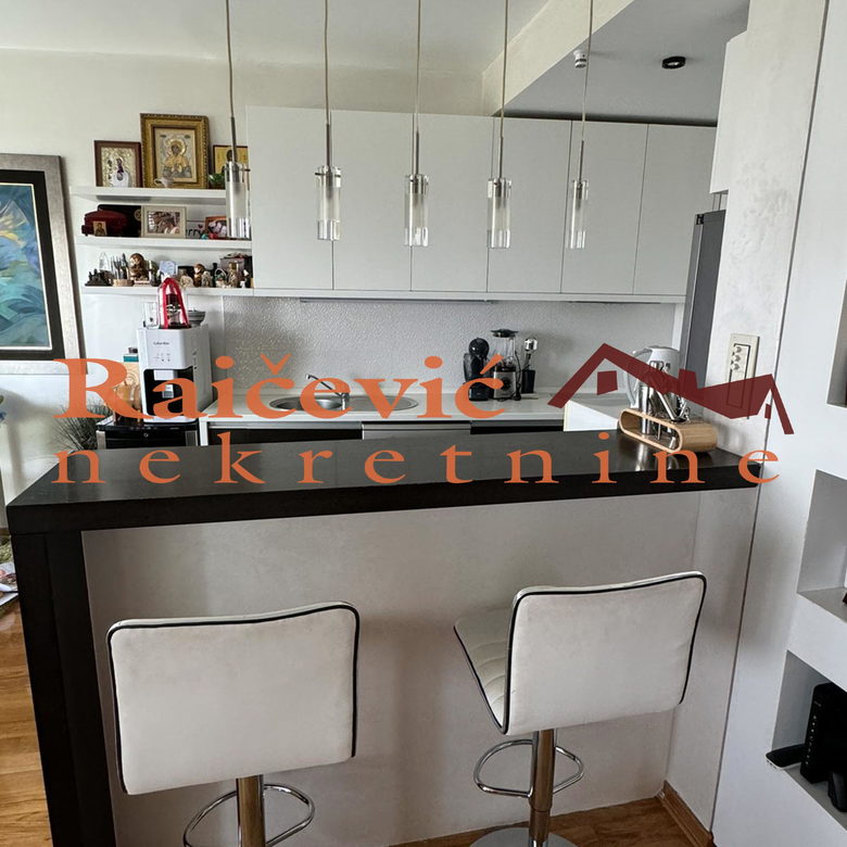 Stan Prodaja Beograd Skojevsko Naselje 268 m2