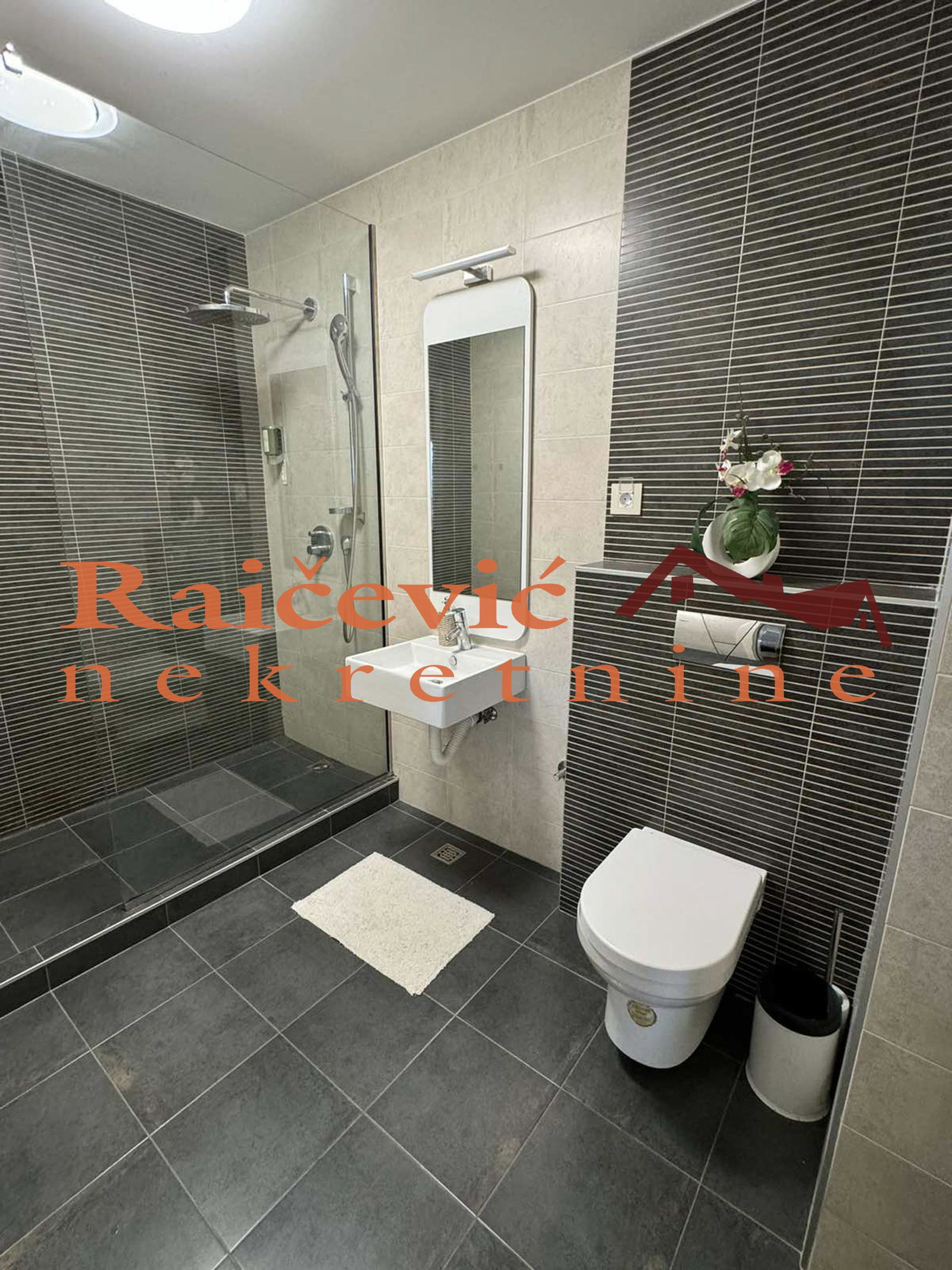 149253 Petosoban stan na prodaju, Skojevsko Naselje, Beograd, 268m², 580.000 €