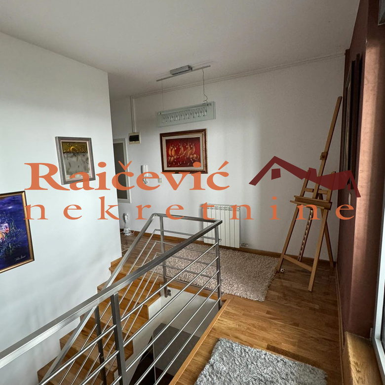 Petosoban stan na prodaju, Skojevsko Naselje, Beograd, 268m², 580.000 €