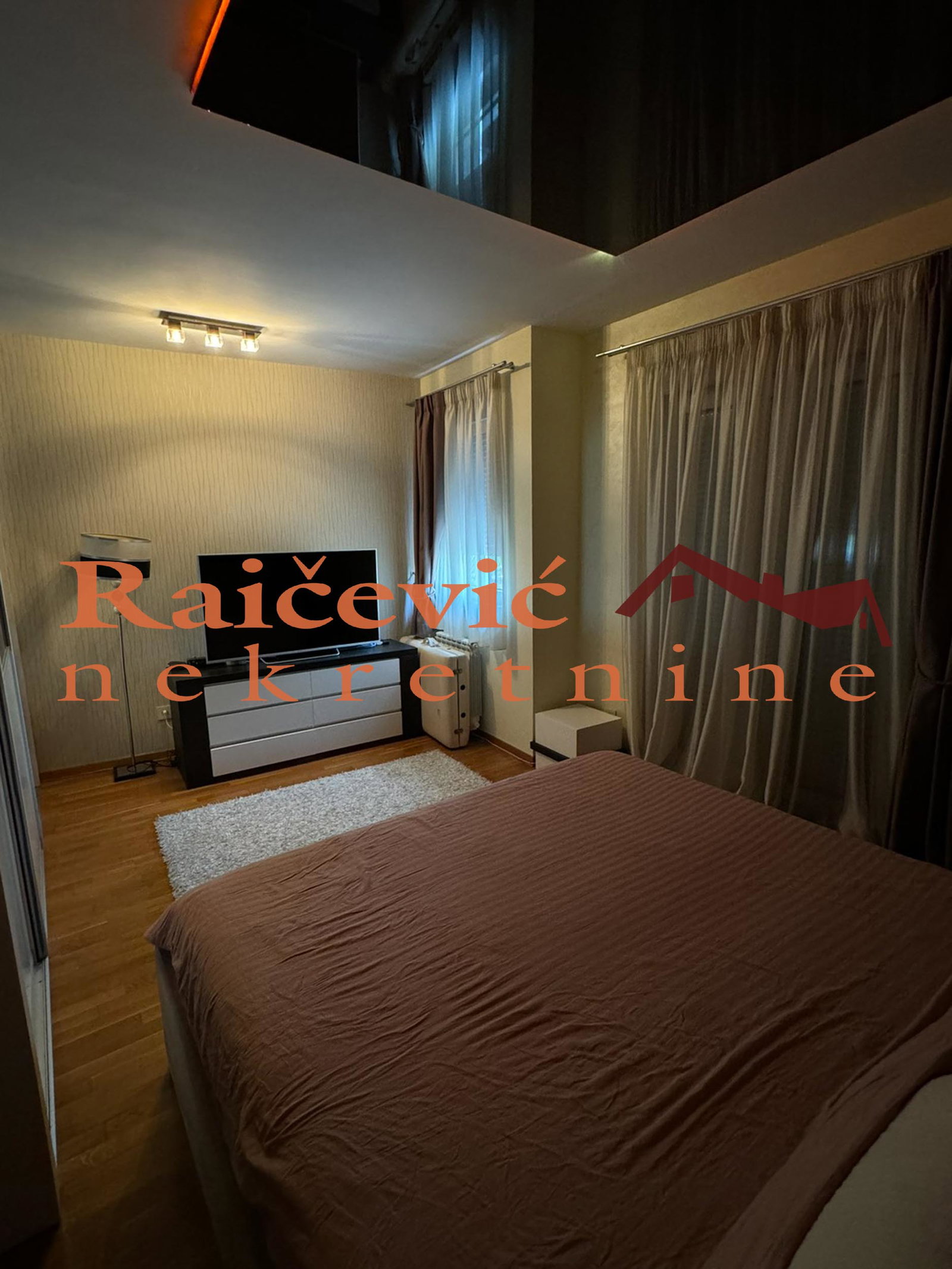 149255 Petosoban stan na prodaju, Skojevsko Naselje, Beograd, 268m², 580.000 €