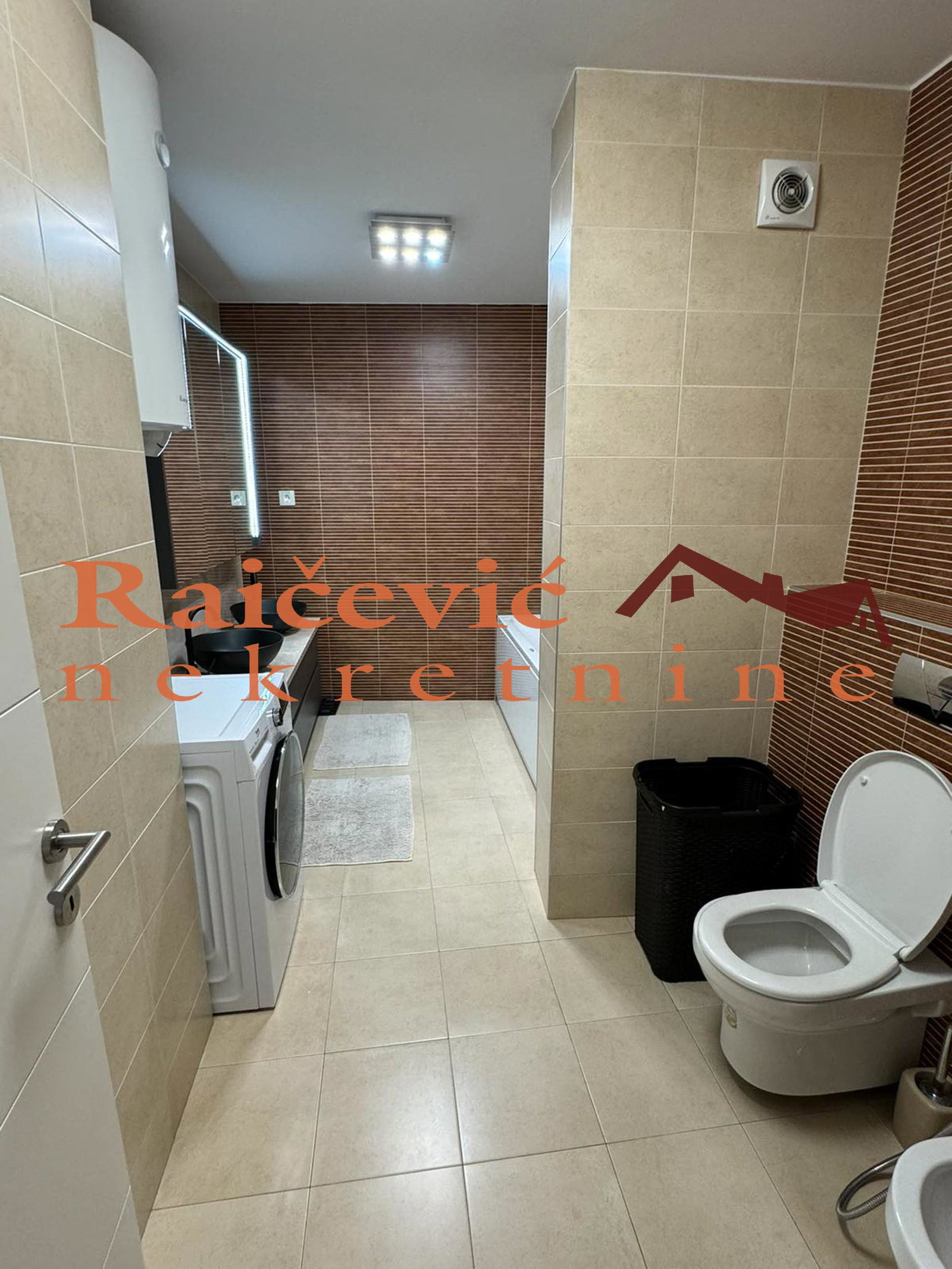 149258 Petosoban stan na prodaju, Skojevsko Naselje, Beograd, 268m², 580.000 €