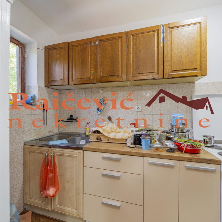 Kuća na prodaju, Vranić, Beograd, 196m², 109.000 €