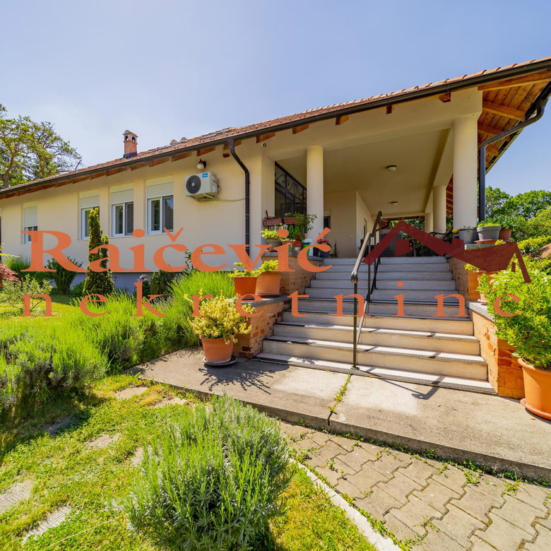 Kuća Prodaja Beograd  257 m2