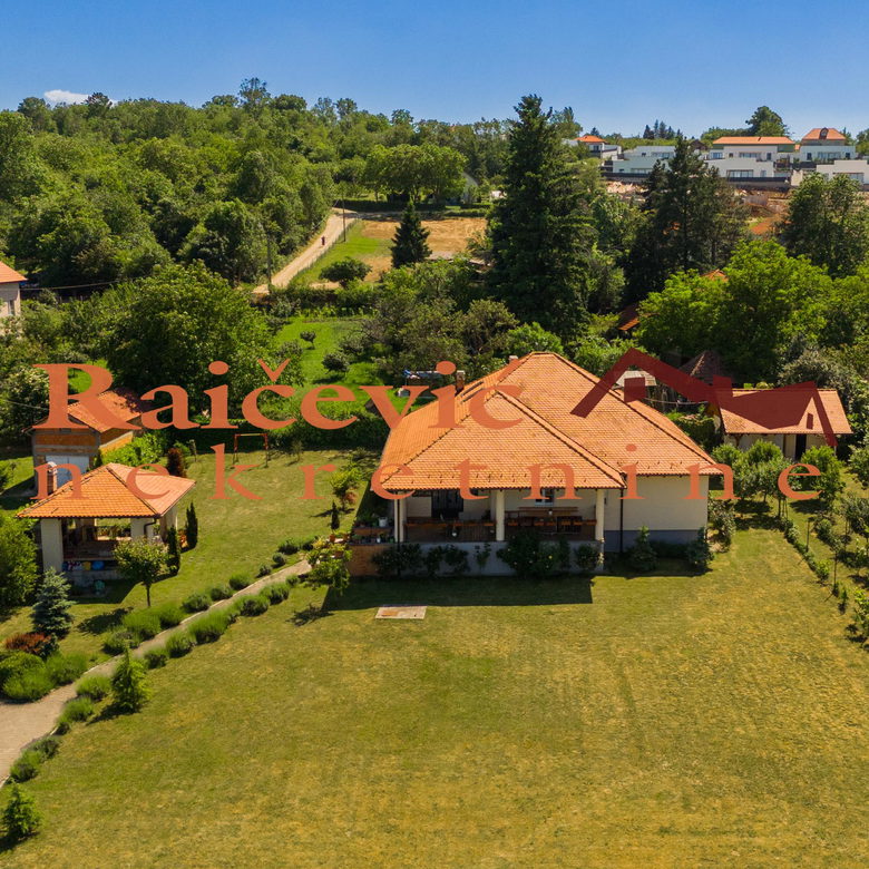 Kuća Prodaja Beograd  257 m2