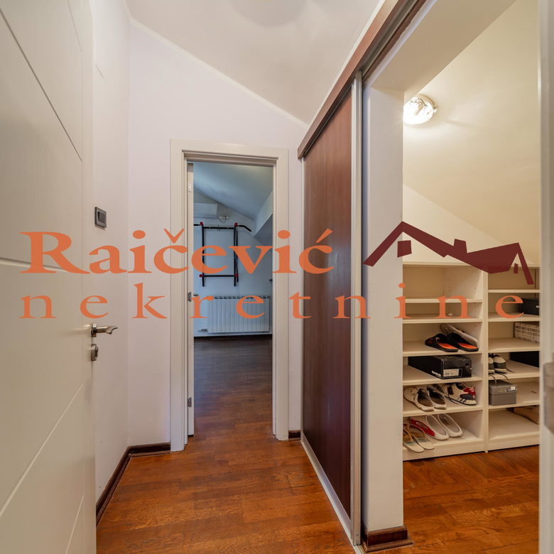 Četvorosoban stan na prodaju, Autokomanda, Beograd, 136m², 380.000 €
