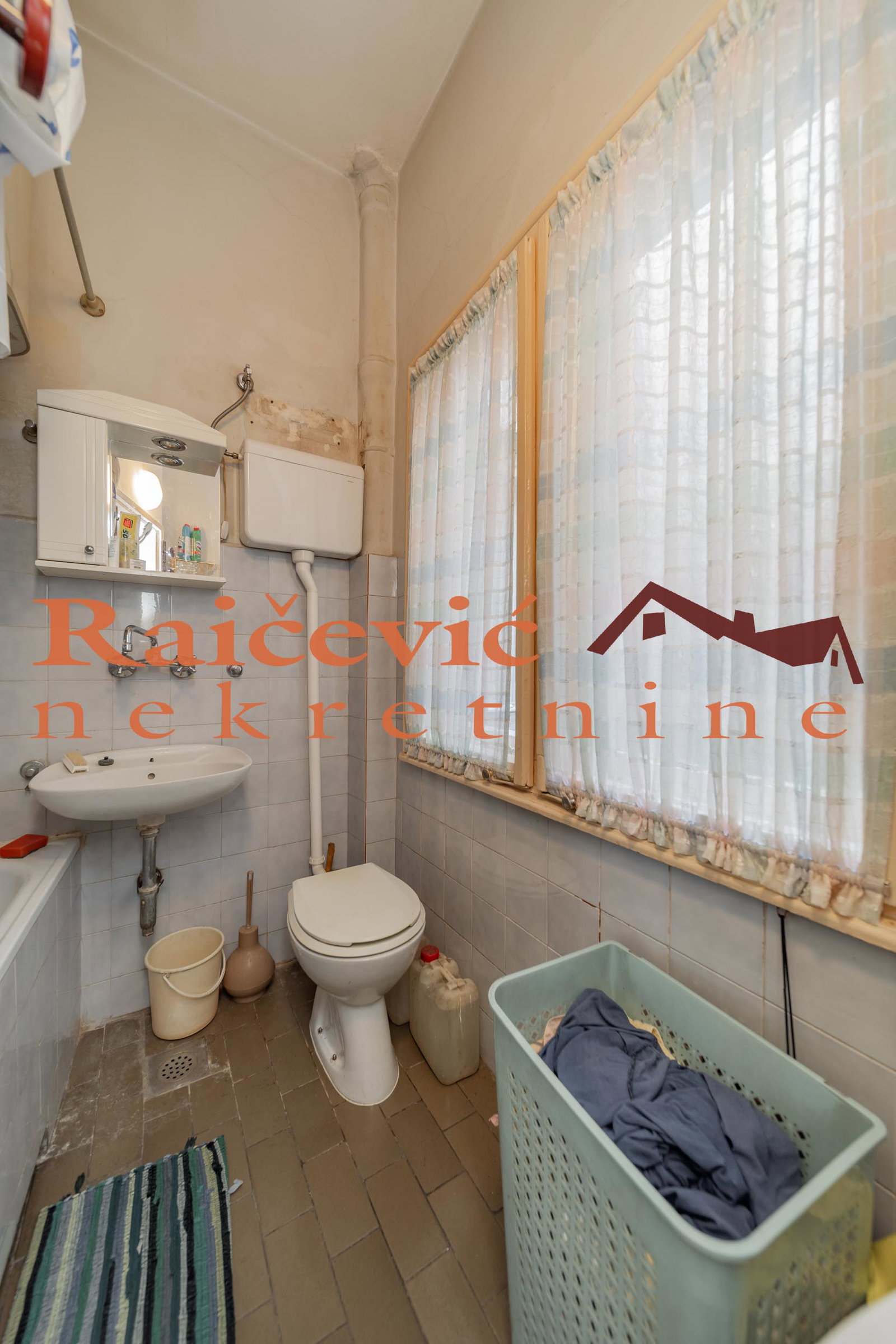 149906 Četvorosoban stan na prodaju, Centar, Beograd, 113m², 635.000 €