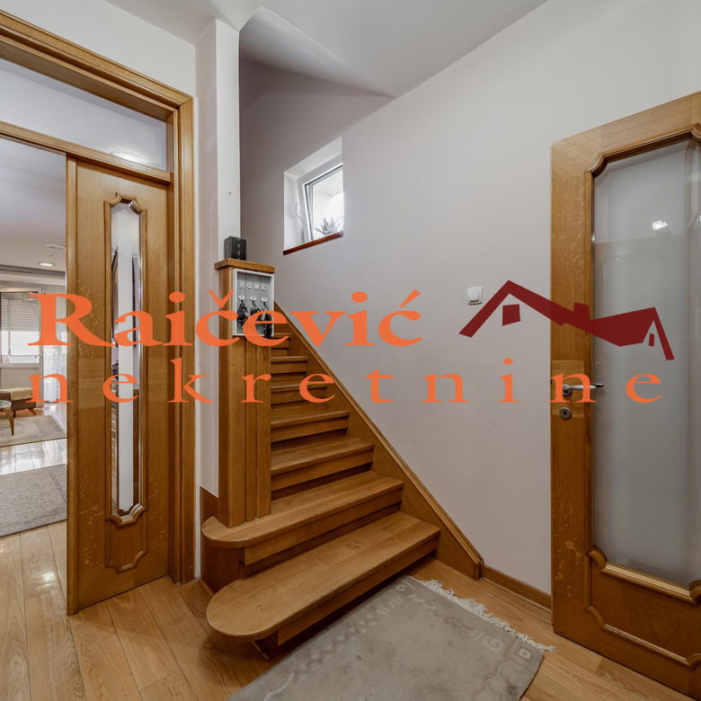 Kuća Prodaja Beograd Braće Jerković 250 m2