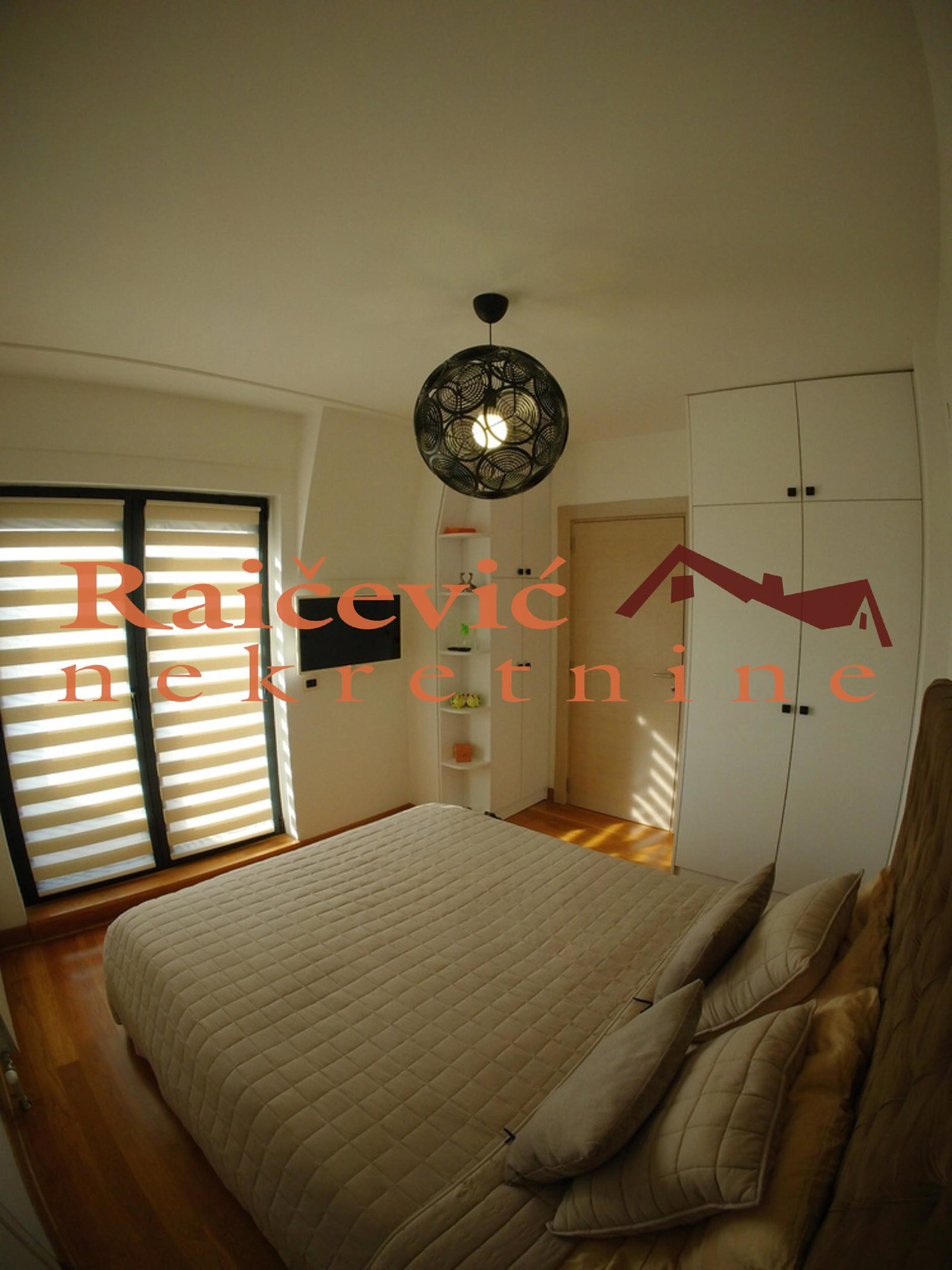 Četvorosoban stan na prodaju, Autokomanda, Beograd, 103m², 520.000 €