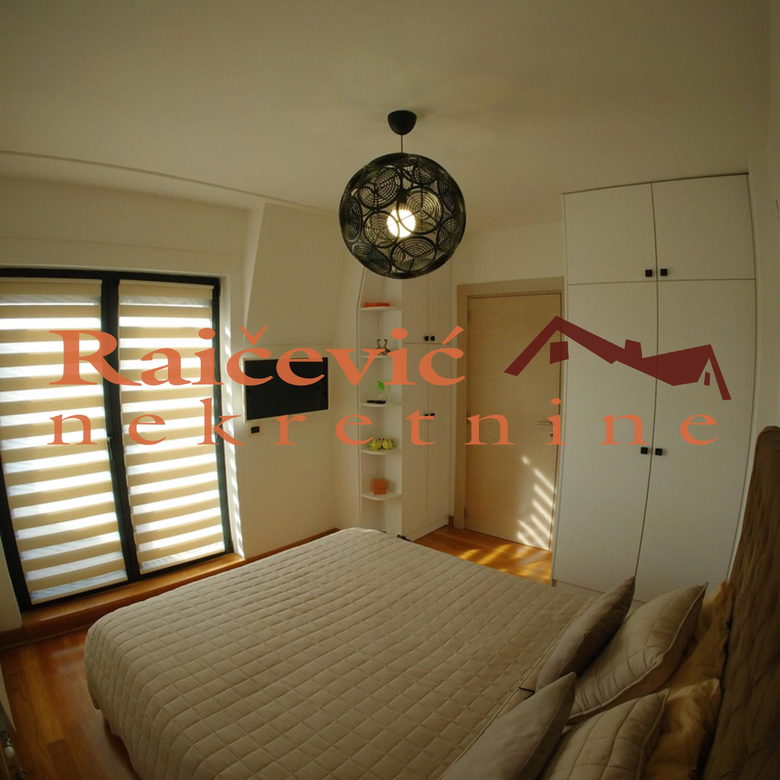 Četvorosoban stan na prodaju, Autokomanda, Beograd, 103m², 520.000 €
