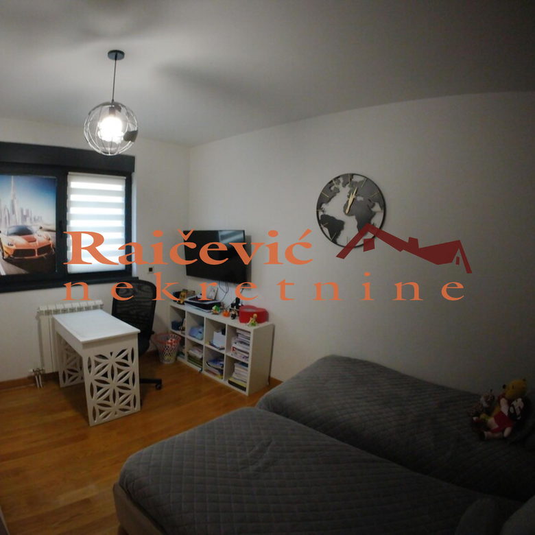 Četvorosoban stan na prodaju, Autokomanda, Beograd, 103m², 520.000 €
