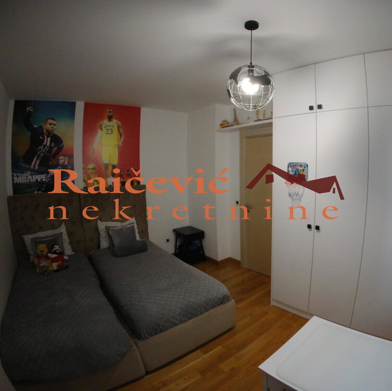 Četvorosoban stan na prodaju, Autokomanda, Beograd, 103m², 520.000 €