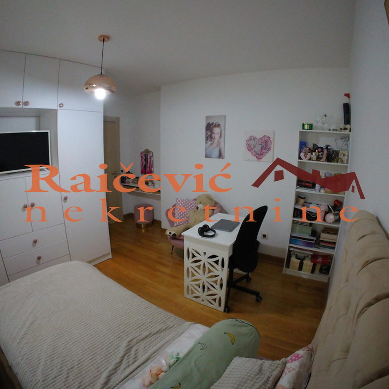 Četvorosoban stan na prodaju, Autokomanda, Beograd, 103m², 520.000 €